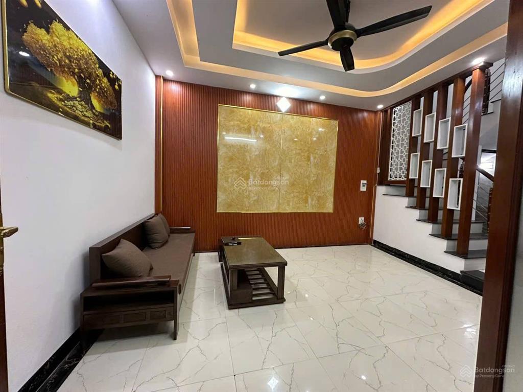Cần bán nhà 5 tầng 32m2 chỉ 5.3 tỷ rẻ nhất khu vân canh, hoài đức