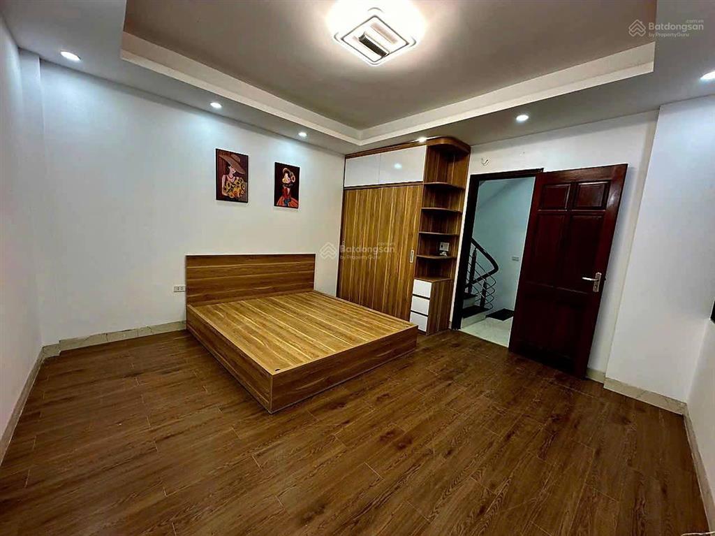 Cần bán nhà 5 tầng 32m2 chỉ 5.3 tỷ rẻ nhất khu vân canh, hoài đức