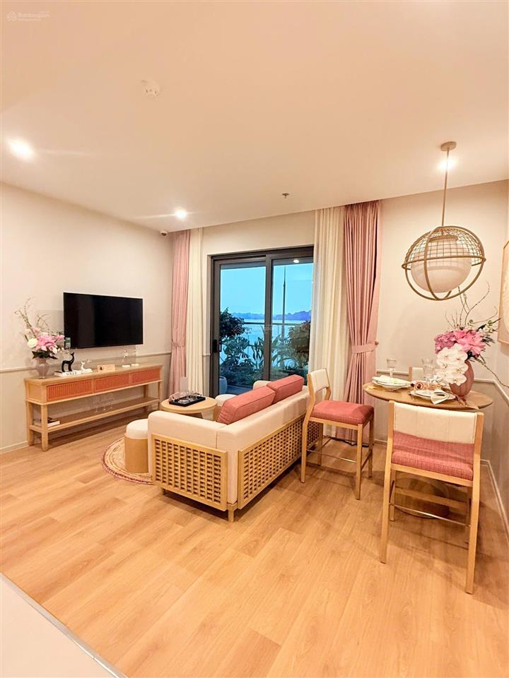Cần bán căn penthouse  dual key 128m2 giá 8,9tỷ 4 ngủ full nội thất dự án sun centro town hạ long