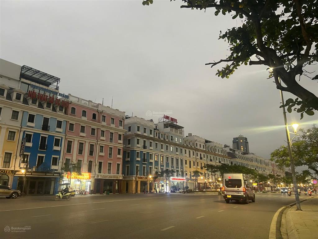 Chủ nhà cắt lỗ thu hồi tiền về trước tết giá 17 tỷ, 112.5m2 mặt đường hạ long