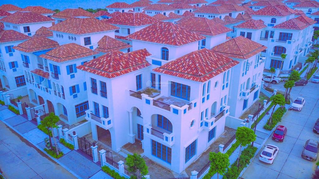 Bán căn biệt thự feria đã có sổ đỏ diện tích 230m, giá 31 tỷ. trục thông thoáng ra thẳng biển