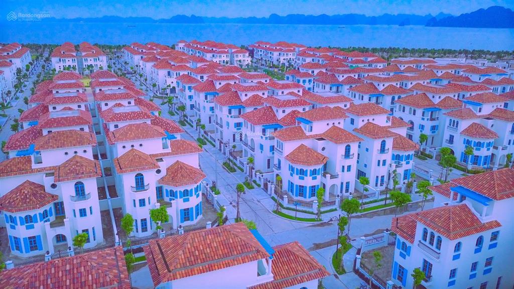 Bán căn biệt thự feria đã có sổ đỏ diện tích 230m, giá 31 tỷ. trục thông thoáng ra thẳng biển