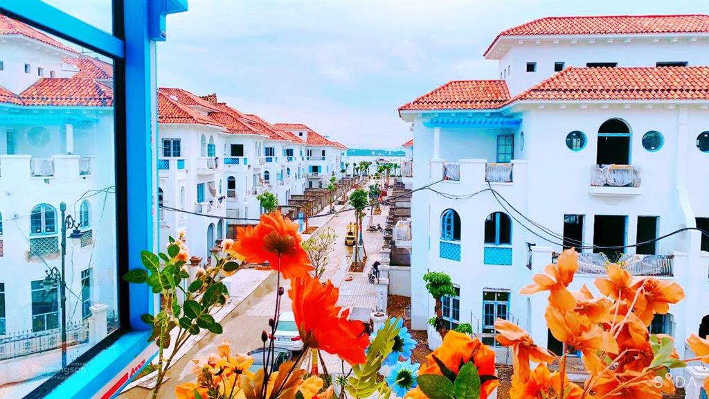 Bán căn biệt thự feria đã có sổ đỏ diện tích 230m, giá 31 tỷ. trục thông thoáng ra thẳng biển