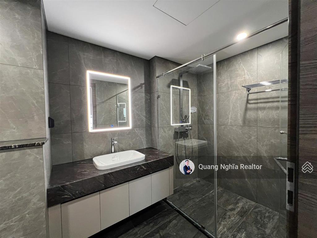 Noble crystal riverside 2pn  123m2 view sông, giá thuê chỉ 15 triệu/tháng bao phí  0797 766 ***