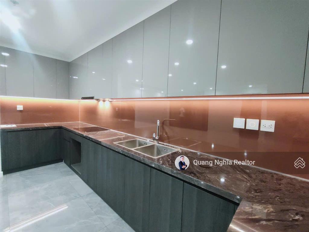 Hot! căn góc noble crystal riverside 2pn 138m2 rộng  view 2 mặt kính đẹp  0797 766 ***