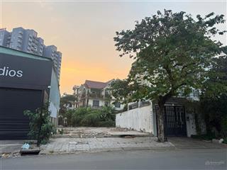 Cực hiếm! đất 2 mặt tiền đường cao đức lân, đối diện công viên 2 hồ, 10x20m nở hậu 208m2, giá 56 tỷ