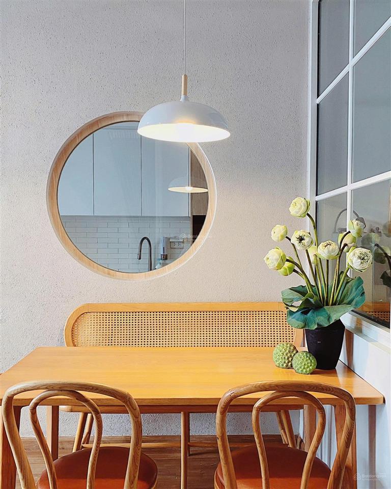 Bán gấp căn hộ 2pn 81m2 full đồ ct8, view sân vận động cực đẹp giá chỉ nhỉnh 5,8 tỷ.  0392 418 ***!
