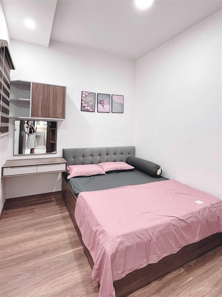 Em thành chuyên cho thuê q7 riverside giá hời thị trường  sẵn key xem nhà.  0905 284 ***