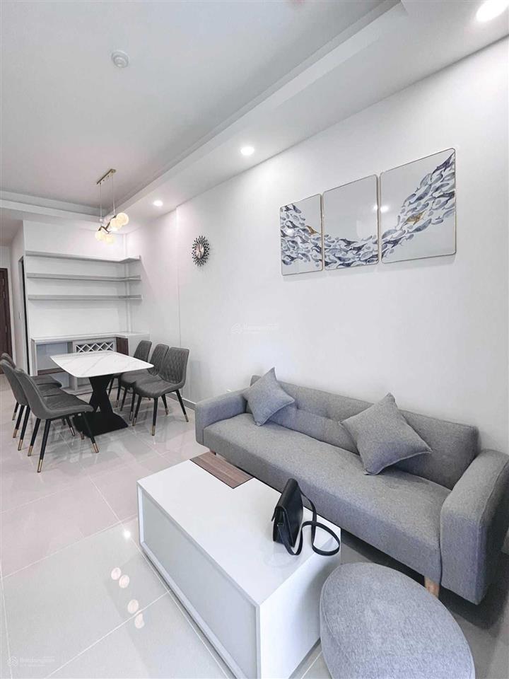 Em thành chuyên cho thuê q7 riverside giá hời thị trường  sẵn key xem nhà.  0905 284 ***