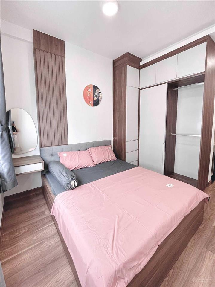 Em thành chuyên cho thuê q7 riverside giá hời thị trường  sẵn key xem nhà.  0905 284 ***