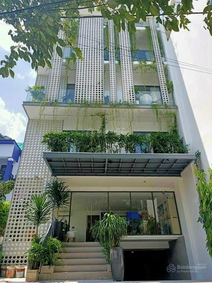 Bán khách sạn 45 phòng, hđt 140tr/th mt ngay nhà ga t3, p15, tân bình. 10x30m hầm+7 t. giá 55tỷ