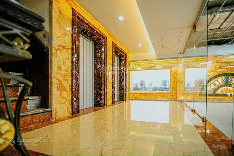 Bán khách sạn 45 phòng, hđt 140tr/th mt ngay nhà ga t3, p15, tân bình. 10x30m hầm+7 t. giá 55tỷ