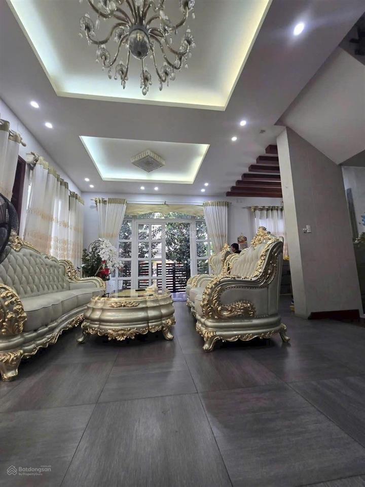 Siêu thiên nhiên  biệt thự vườn phổ quang, p9, phú nhuận  ngang 10 x 20m  hầm + 3t, st  60 tỷ