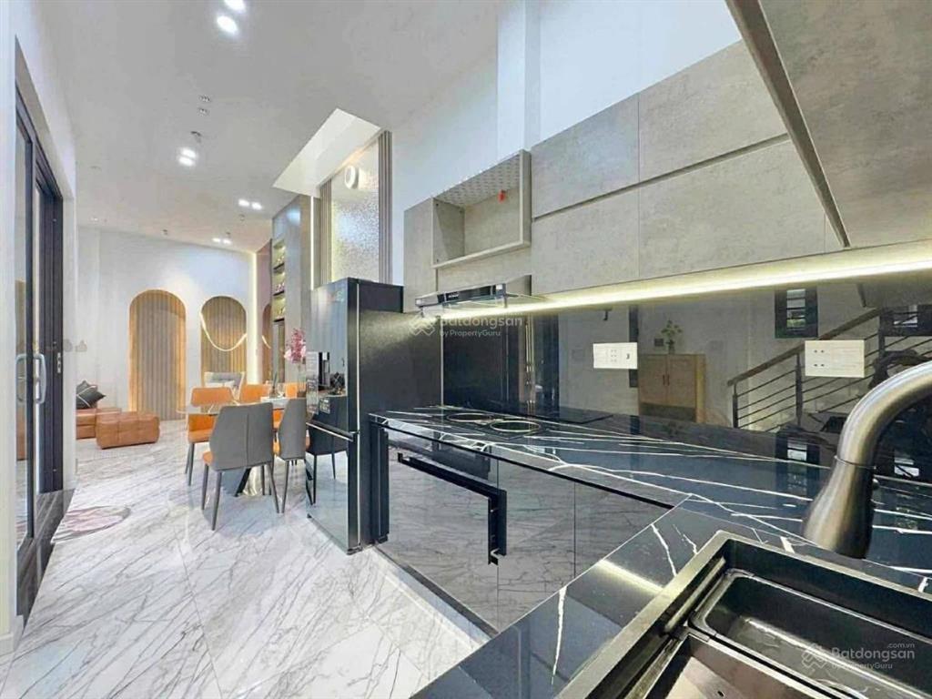 Ngay đài truyền hình vn  bán nhà hxh nguyễn thị minh khai, đakao, quận 1 4x18m 4 tầng. giá 14tỷ