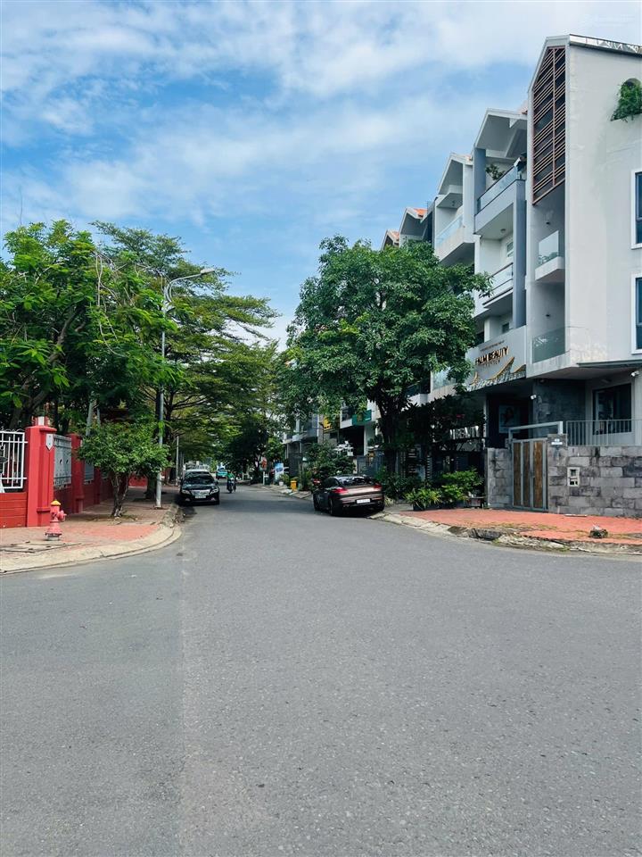 Siêu phẩm  bán nhà góc 2mt đs 85, tân quy, quận 7  8.5x17m hầm+6 tầng. hđt 150tr/th giá 40 tỷ