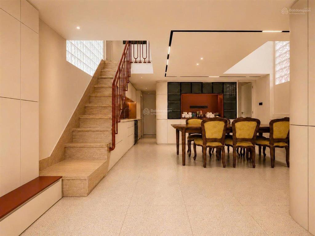 Siêu phẩm chdv cao cấp khu sân bay  hồng hà, tân bình  5x20m  hđt 150tr/th  6 tầng  chỉ 29 tỷ