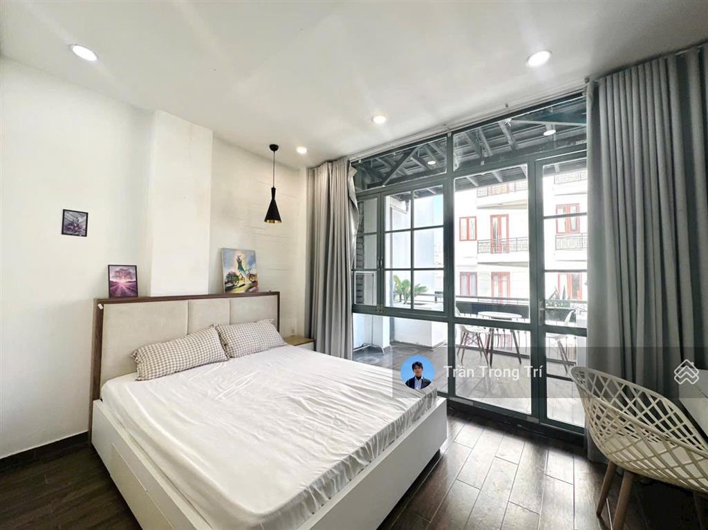 Cho thuê chung cư mini dạng studio cao cấp, cửa sổ, ban công thoáng ngay nguyễn cửu vân