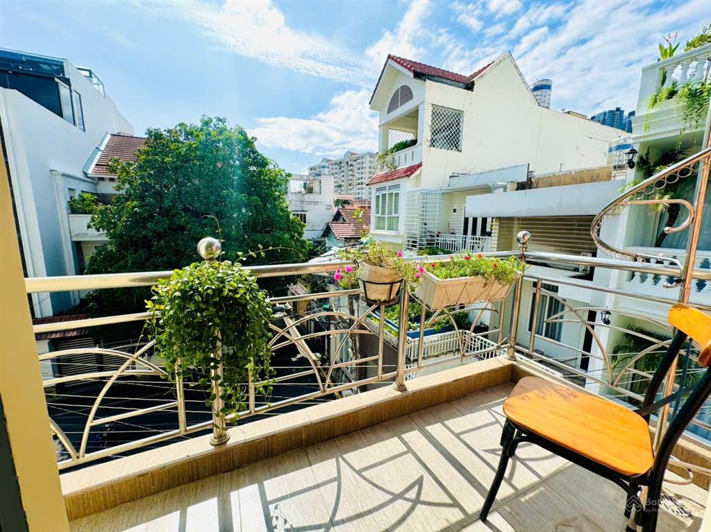 Cho thuê căn hộ 1pn, ban công siêu thoáng ngay ngô tất tố, đầy đủ nội thất, máy giặt riêng