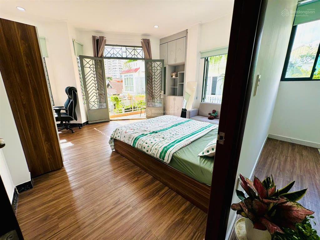 Cho thuê căn hộ 1pn, ban công siêu thoáng ngay ngô tất tố, đầy đủ nội thất, máy giặt riêng