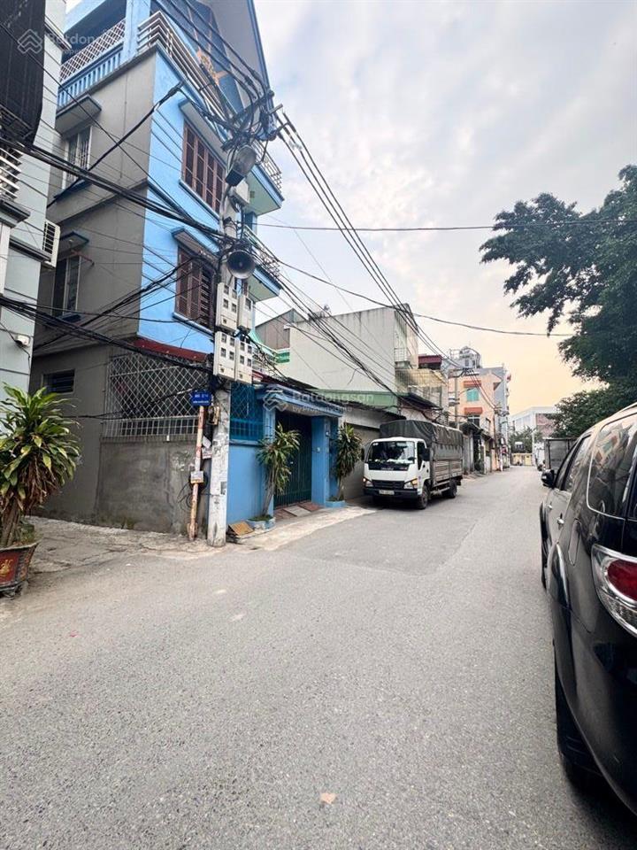 Khuyến lương,dt 57.5m,mt 4.5.sổ nét, oto đỗ cổng,đối diện công viên. chào 9.2t,chỉnh chủ