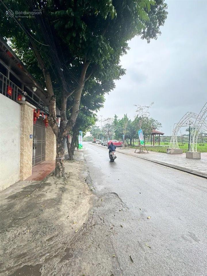 Khuyến lương,dt 57.5m,mt 4.5.sổ nét, oto đỗ cổng,đối diện công viên. chào 9.2t,chỉnh chủ