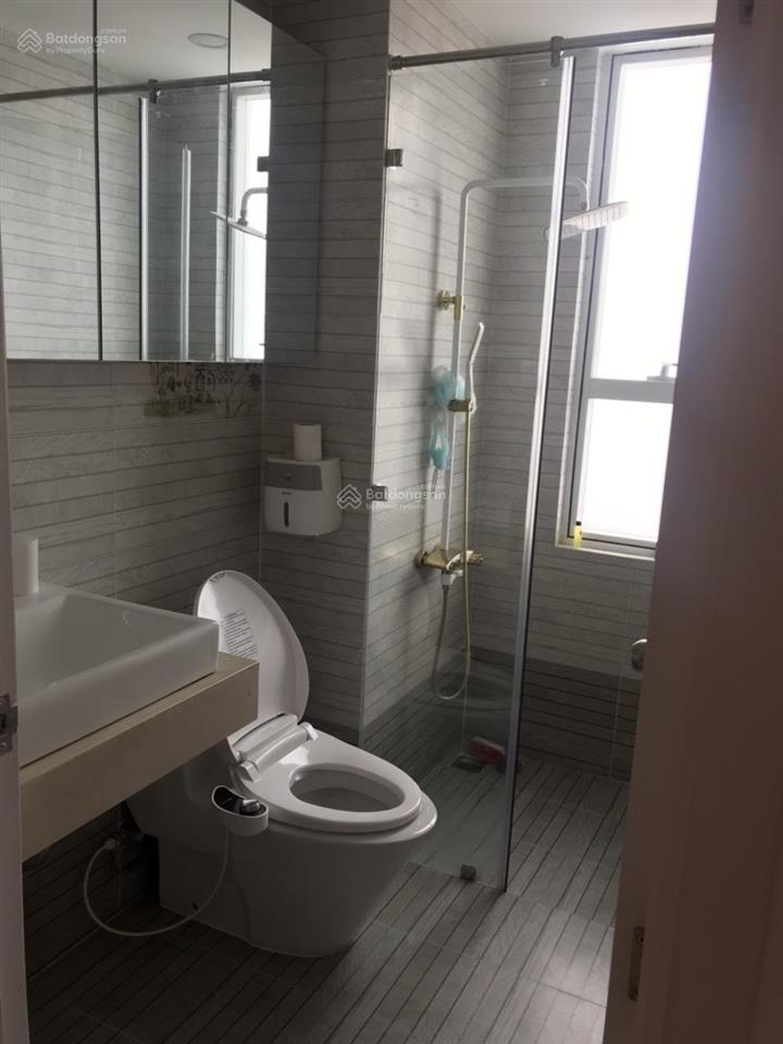 Bán trục căn đẹp  căn góc 3pn 82m2  view hồ bơi  nội thất đầy đủ, richstar novaland