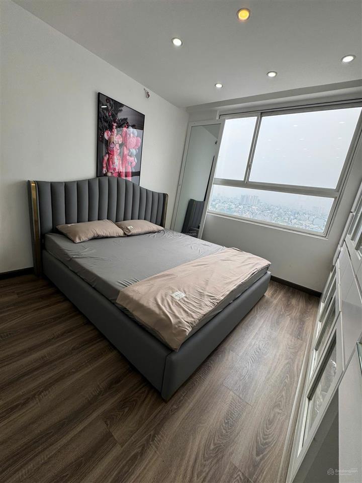 Chính chủ bán  căn góc 3pn 90m2 to nhất  view thành phố  nội thất đầy đủ, nhà mới
