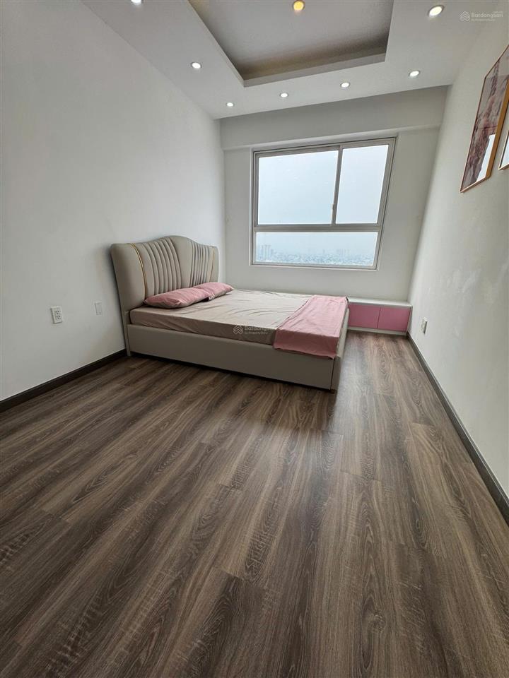 Chính chủ bán  căn góc 3pn 90m2 to nhất  view thành phố  nội thất đầy đủ, nhà mới