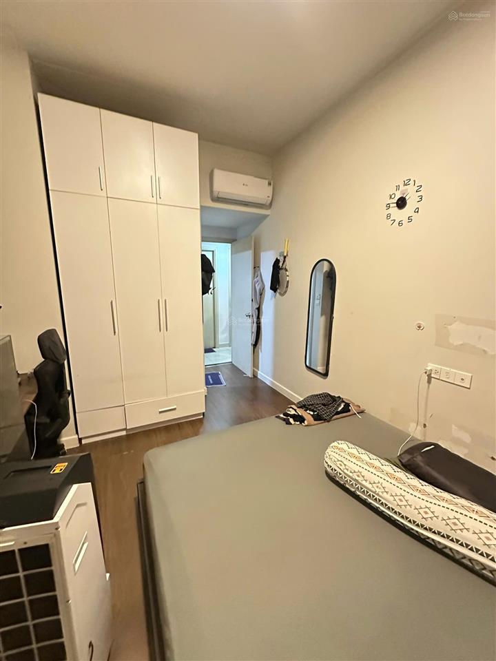 Bán căn 3pn, 2wc 80m2, đủ nội thất, khu 1, nhìn hồ bơi, có sẵn hđ thuê