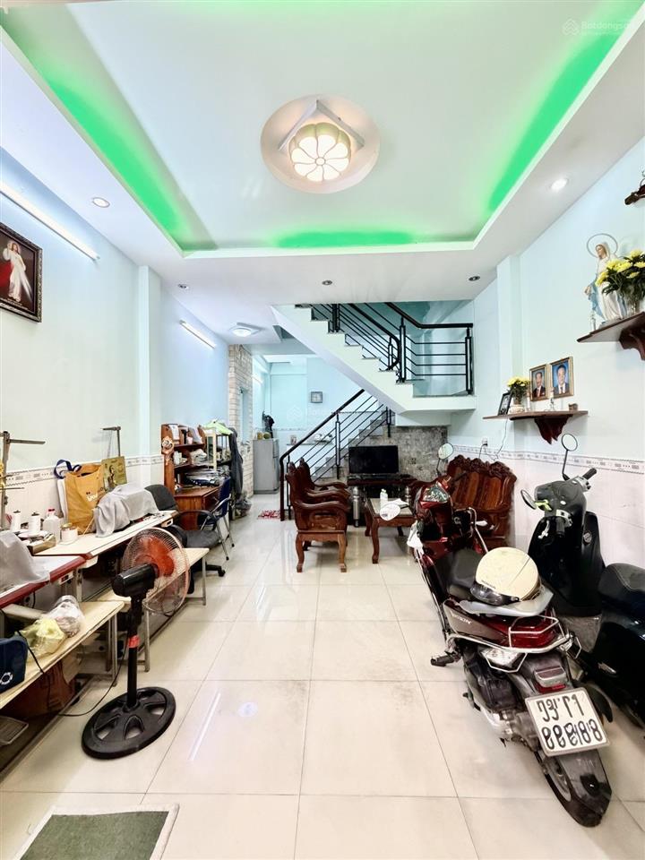 Giá nổi bật nguyễn cửu đàm, 5,6 tỷ, 50m2, không lỗi phong thủy, không lộ giới, hẻm thông