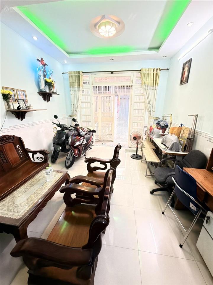 Giá nổi bật nguyễn cửu đàm, 5,6 tỷ, 50m2, không lỗi phong thủy, không lộ giới, hẻm thông