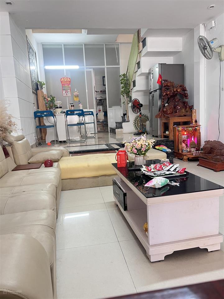Mặt tiền lê quốc trinh tân phú, vừa ở vừa kinh doanh giá 11 tỷ, diện tích 4x18m