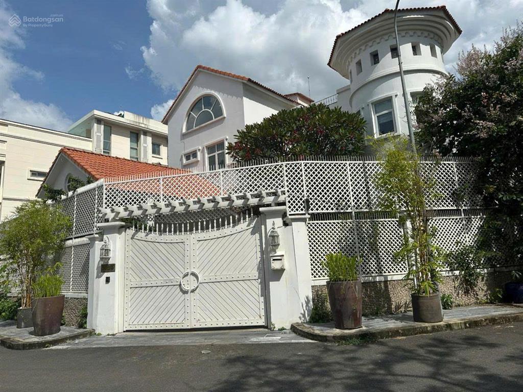 Biệt thự vip góc 2 mặt tiền nguyễn văn hưởng | dt 550m2 (31x27m) | hđt 200tr/th| giá 130 tỷ