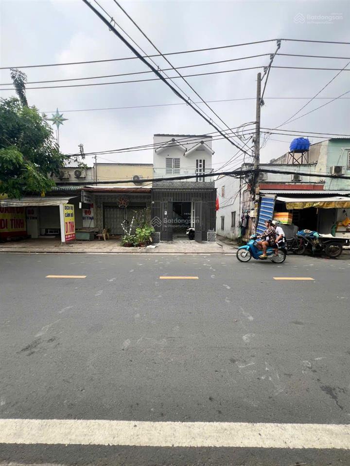 Nhà thuê mặt tiền hoàng ngân, phường phú định, q8  căn góc thoáng mát, cửa sổ hông và cửa sổ sau