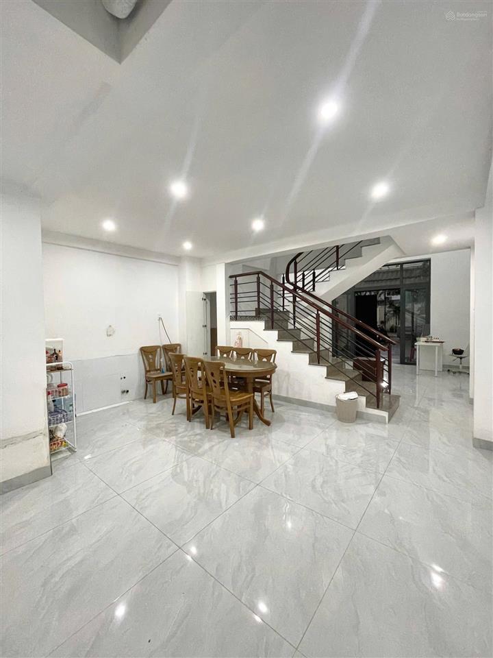 Bán nhà 5 tầng đối diện công viên, ngay khu vip tân sơn nhì