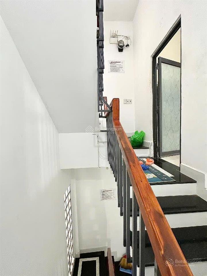 Cần bán gấp nhà mt đường 12m ngay độc lập, 5 tầng giá chỉ 9.5 tỷ tl
