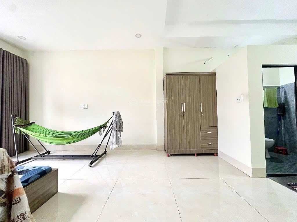 Cần bán gấp nhà mt đường 12m ngay độc lập, 5 tầng giá chỉ 9.5 tỷ tl