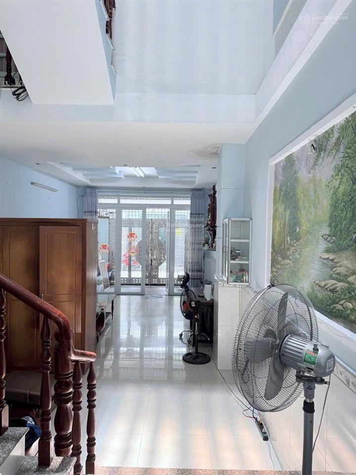 1/ ngay chợ tân hương, 5x20m, 1 lửng 3 lầu, sân thượng, có thang máy trong nhà!!