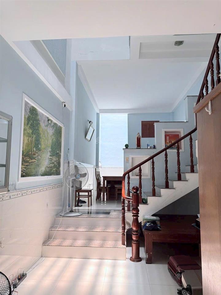 1/ ngay chợ tân hương, 5x20m, 1 lửng 3 lầu, sân thượng, có thang máy trong nhà!!