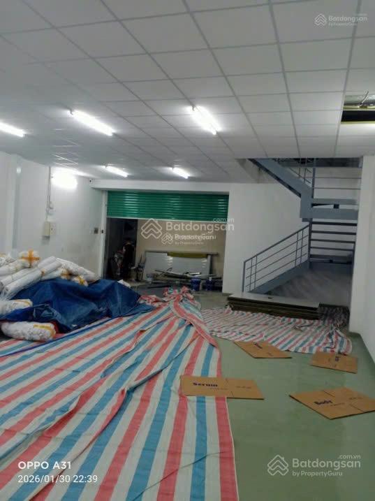 Nhà nhà ngay chợ tân hương, 8x19m 3 tầng giá chỉ 9.8 tỷ tl