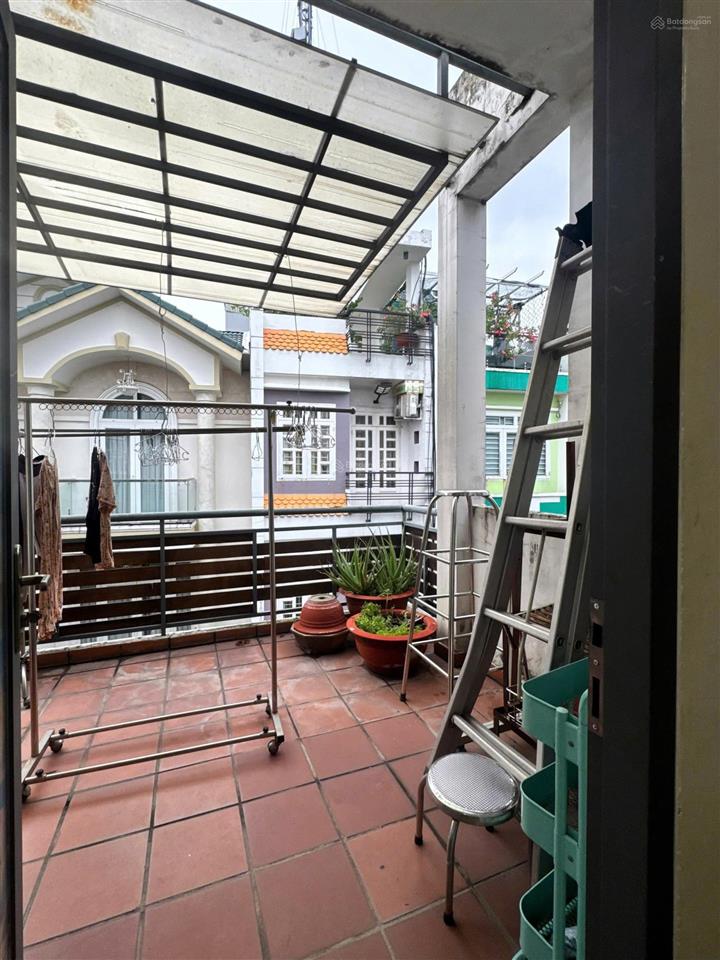 Bán nhà hẻm tân sơn nhì, 4x14m, 3 tầng mới kiên cố đẹp, hẻm thông ngay công viên