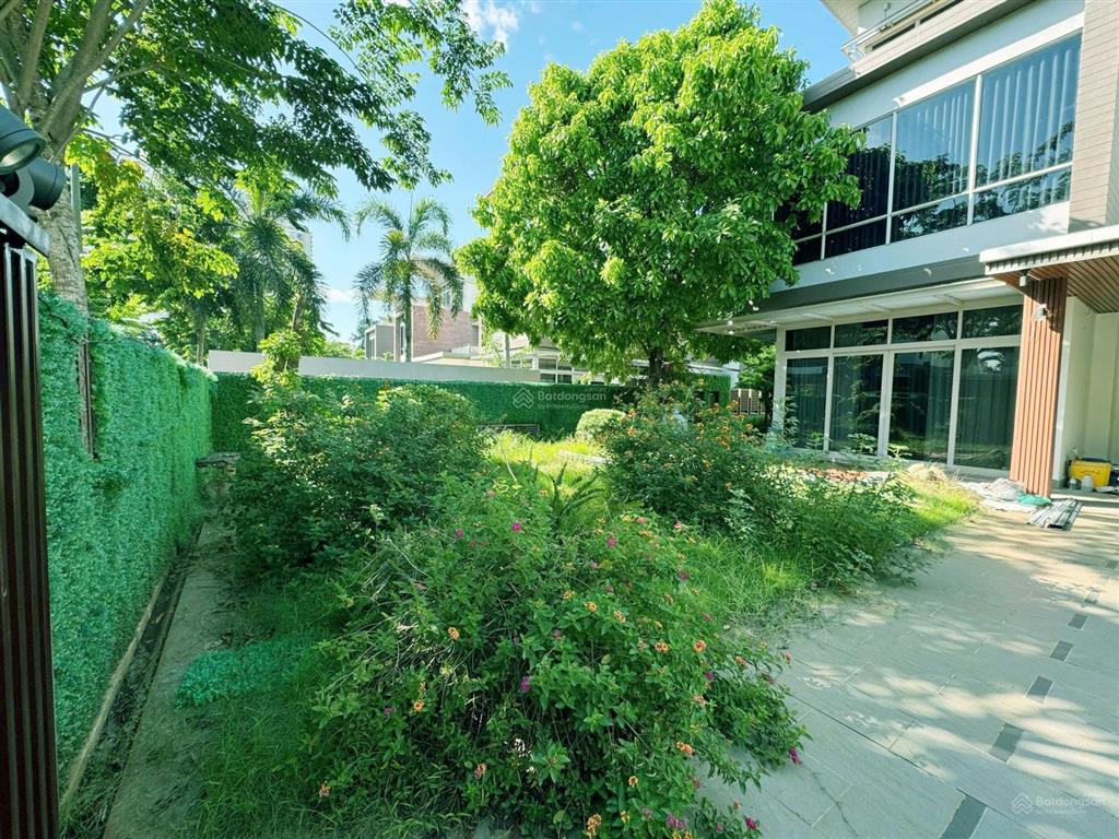 Bán biệt thự riviera cove, hai mặt tiền trước sau, dt 495m2 giá 55 tỷ thương lượng