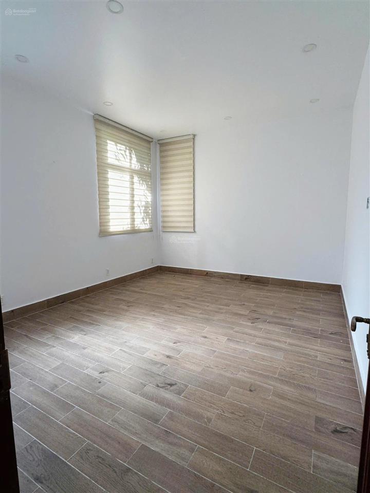 Bán biệt thự riviera cove, hai mặt tiền trước sau, dt 495m2 giá 55 tỷ thương lượng