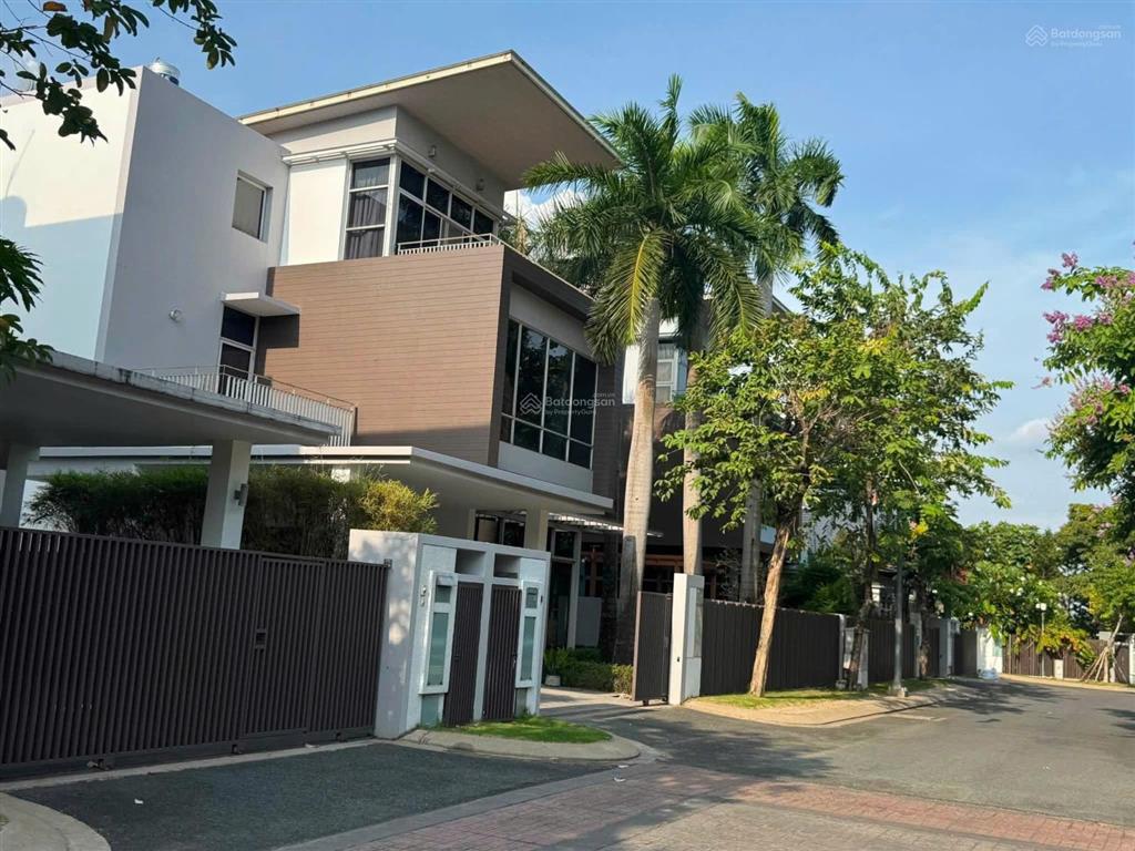 Bán biệt thự riviera cove, hai mặt tiền trước sau, dt 495m2 giá 55 tỷ thương lượng