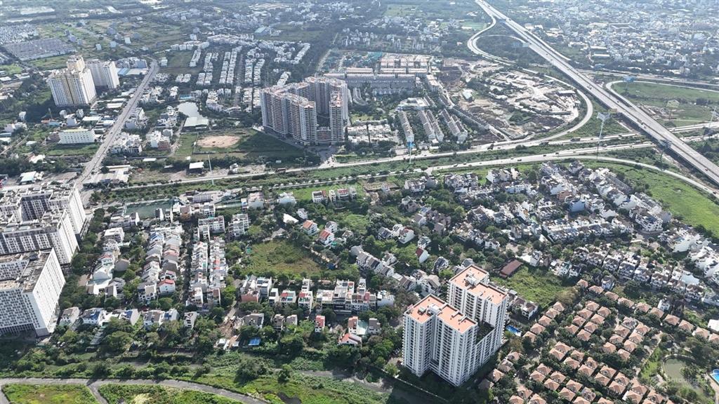 Bán dn khu dân cư phú hữu, q.9, 65 triệu / m2, 126m2, hàng hiếm tại view đẹp