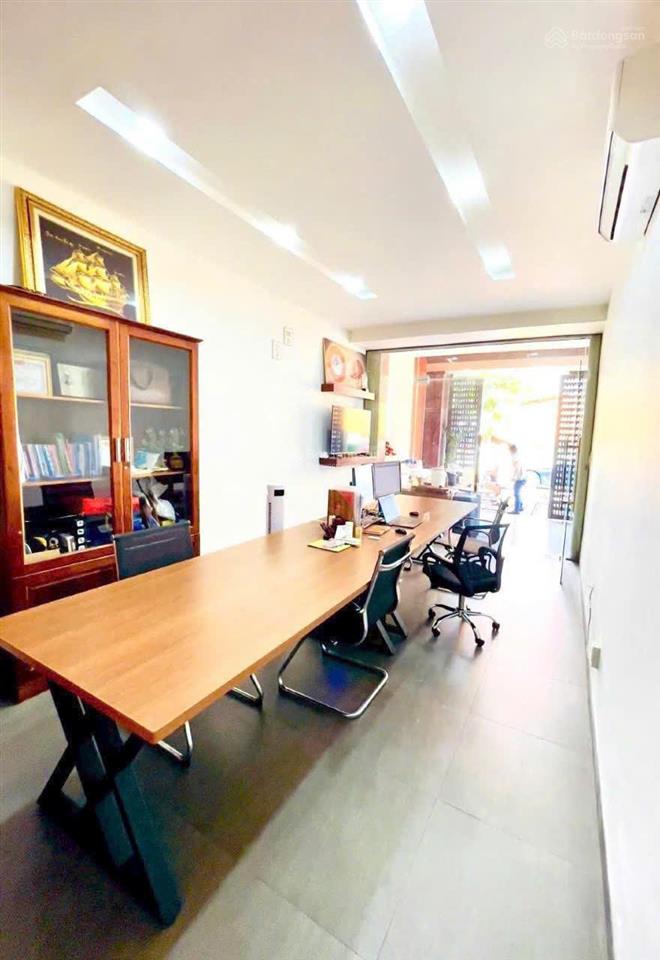 Bán  căn biệt thự song lập xây dựng 5, dt 180m2 chỉ cần trả là bán