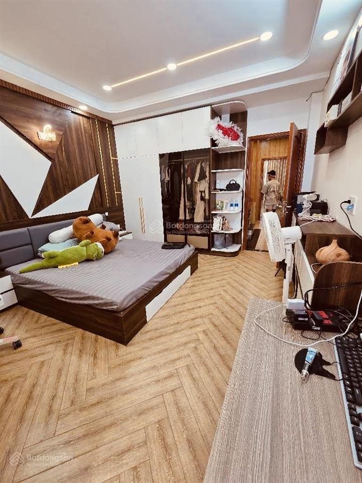 Bán nhà mới đẹp 5 tầng, 4x24m, hẻm xe tải hương lộ 2 bình tân