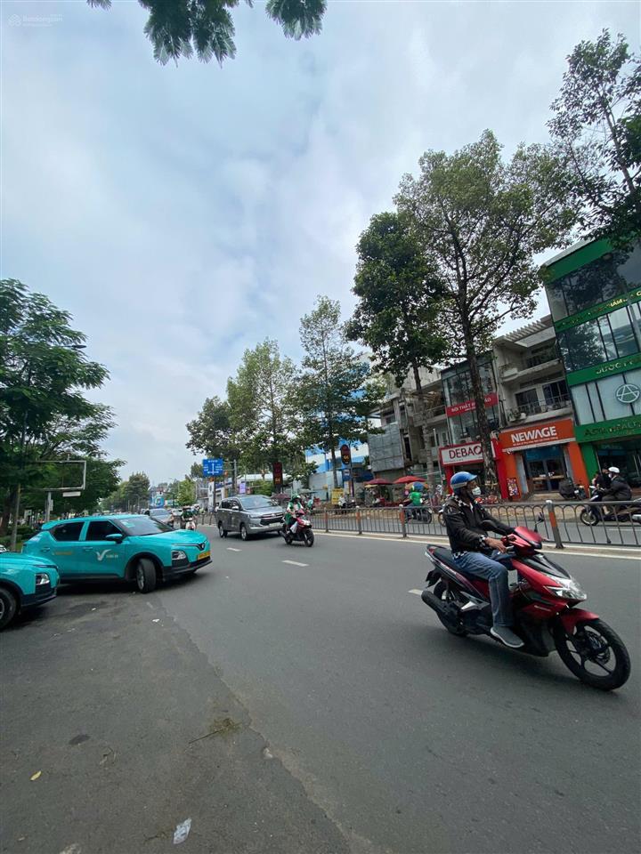 Thanh lý gấp! building 2mt lý thường kiệt (6m x 22m) 7 tầng  dòng tiền 130tr/tháng