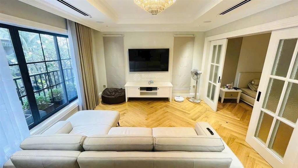 Hạ 16 tỷ!!! villa mặt tiền trục đường nguyên thủ quốc gia ở (8m x 20m) được xây cao