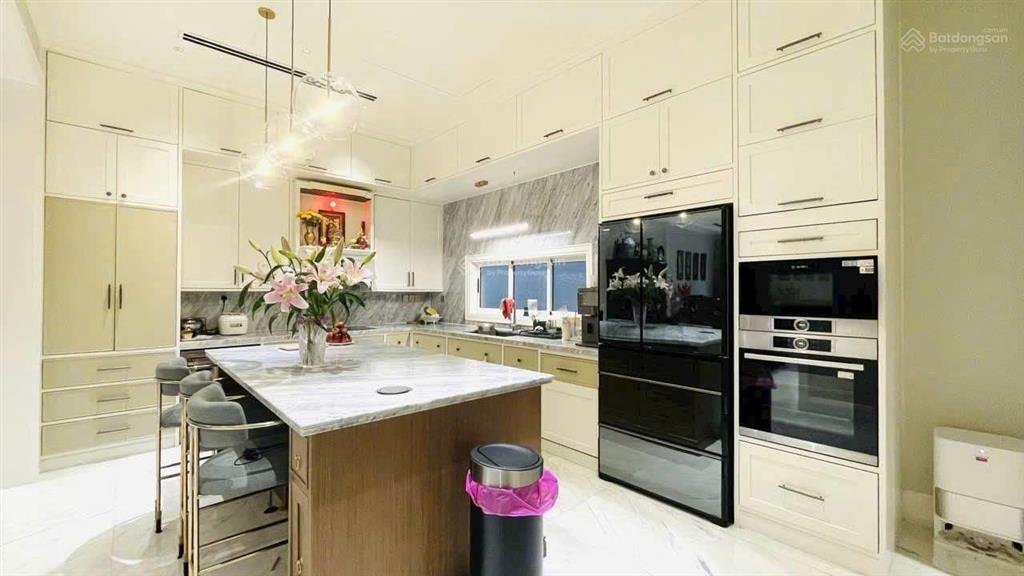 Hạ 16 tỷ!!! villa mặt tiền trục đường nguyên thủ quốc gia ở (8m x 20m) được xây cao